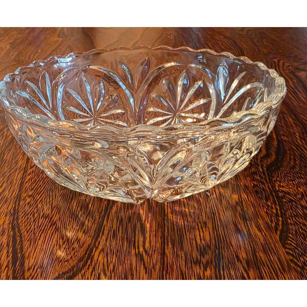 VTG Anchor Hocking Medallion Star Cameo Scallop Starburst 4" Candy Dessert Bowl